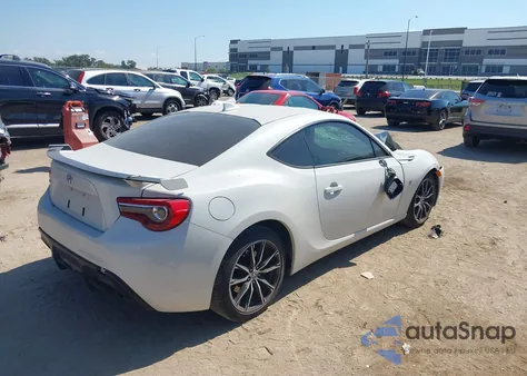 2019 Toyota 86 Gt z USA, uszkodzony, nr VIN JF1ZNAE12K8703562
